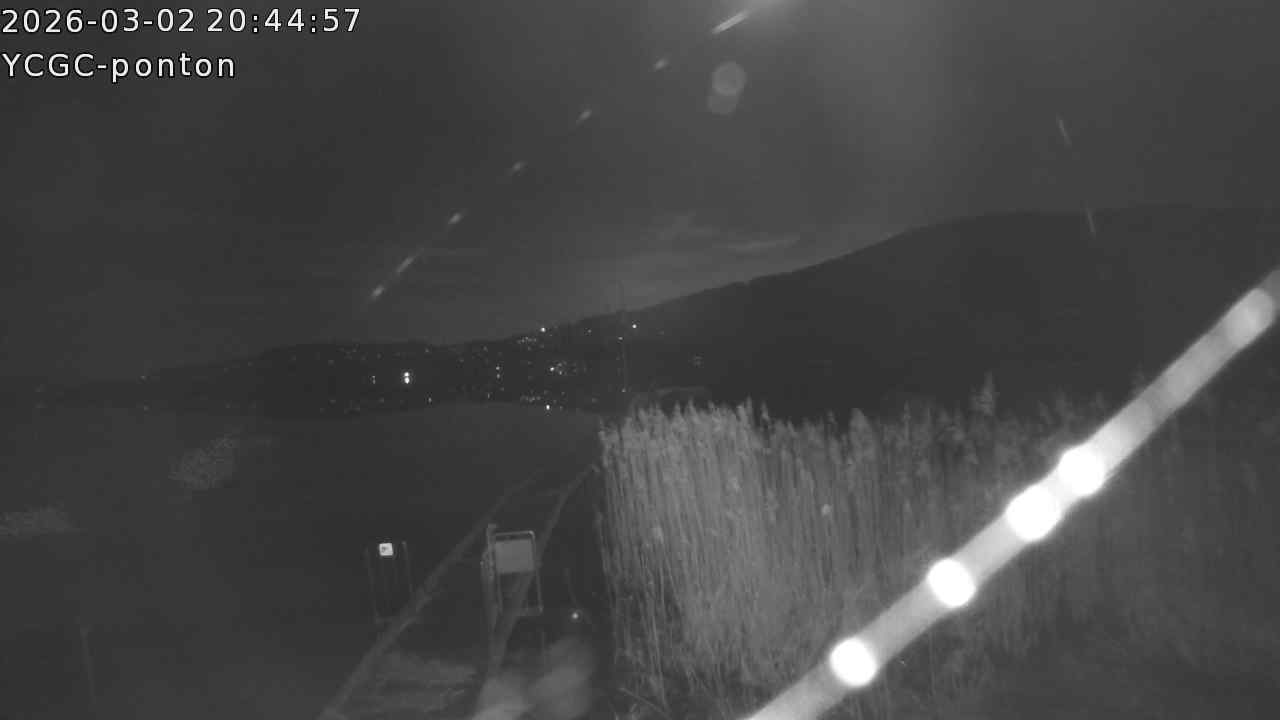 Vue Ponton du YCGC sur le lac de Paladru