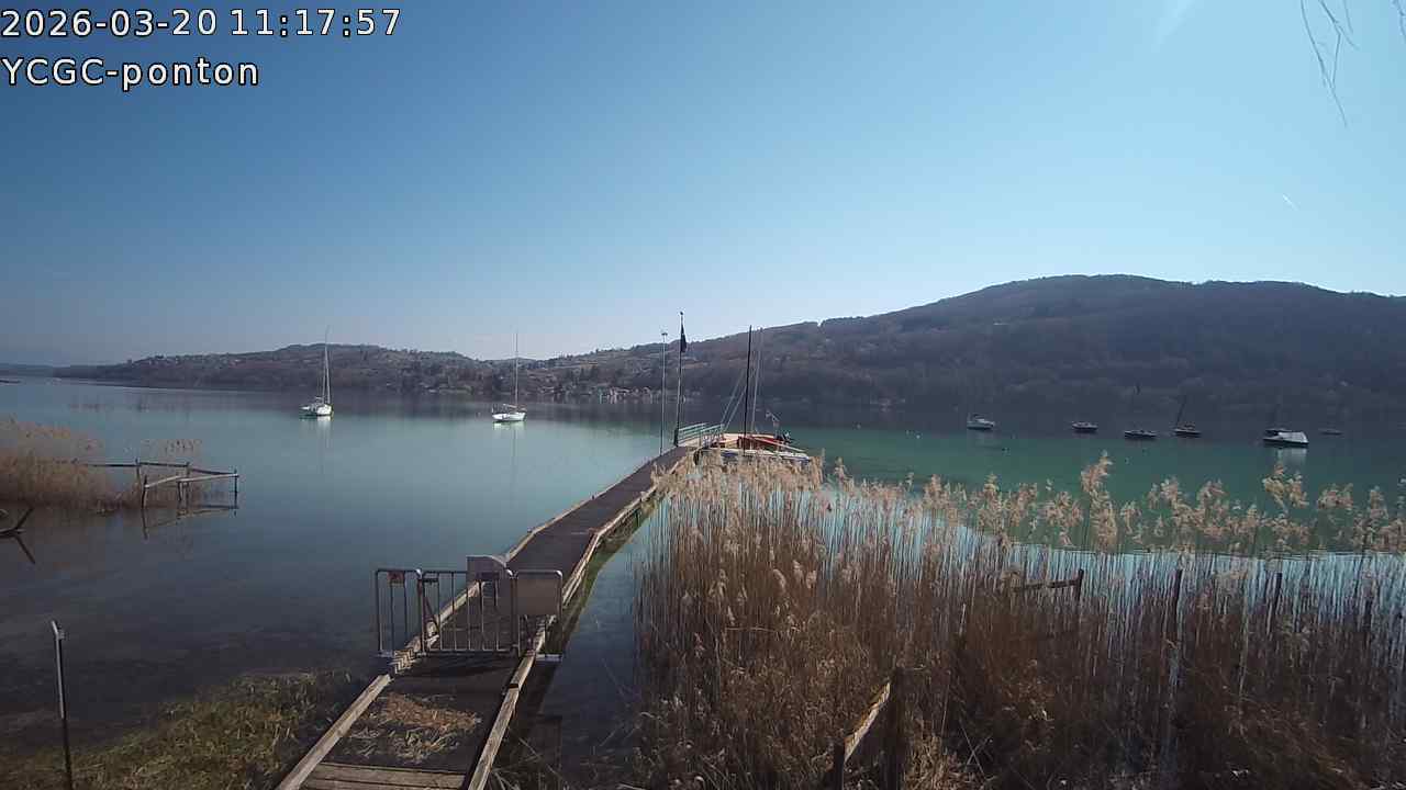 Vue Ponton du YCGC sur le lac de Paladru