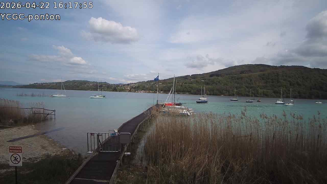 Vue Ponton du YCGC sur le lac de Paladru