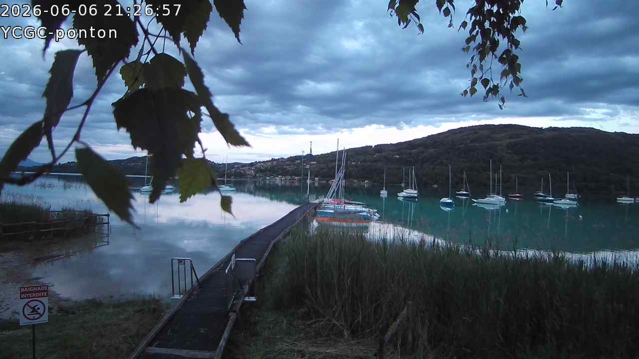 Vue Ponton du YCGC sur le lac de Paladru