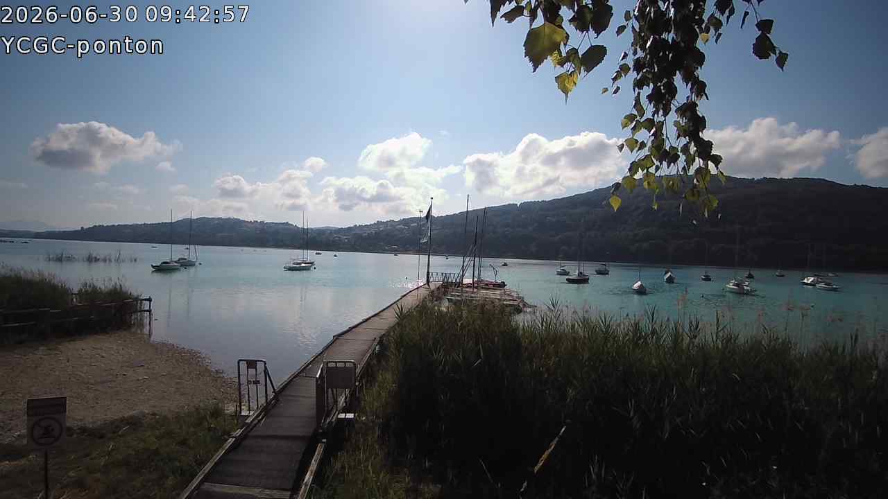 Vue Ponton du YCGC sur le lac de Paladru